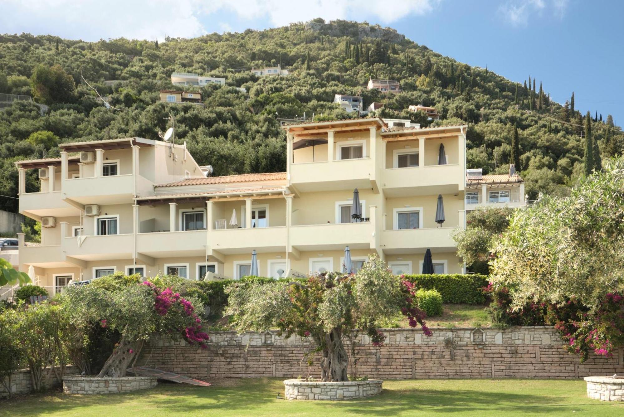 Krouzeri Beach Apartments Nisaki  Esterno foto