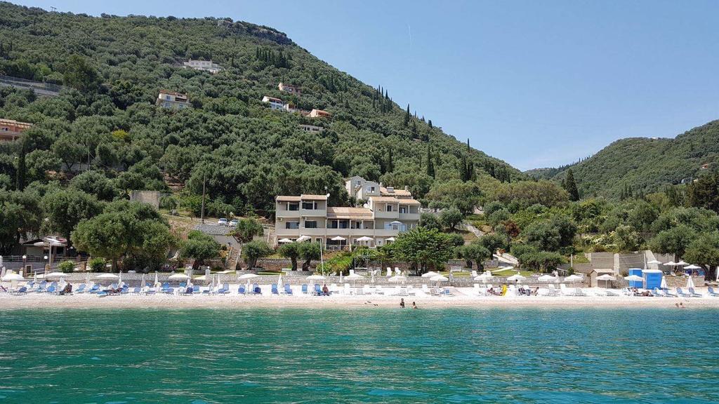 Krouzeri Beach Apartments Nisaki  Esterno foto