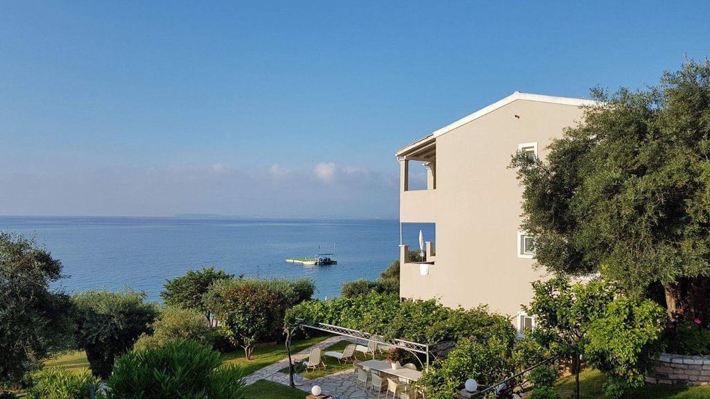 Krouzeri Beach Apartments Nisaki  Esterno foto